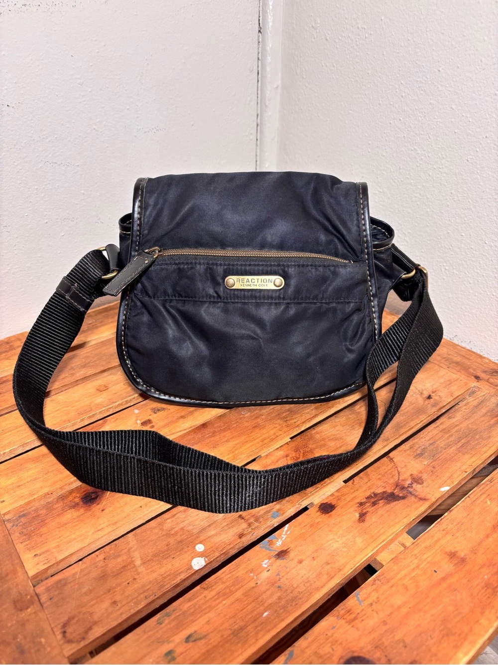 Reaction Kenneth Cole Crossbody Shoulder Bag